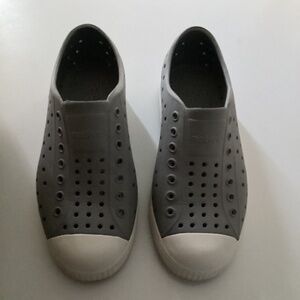 Native Shoes Size 1 youth